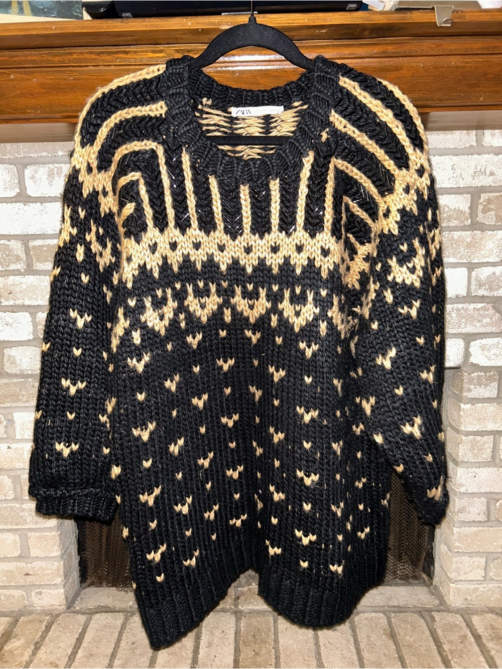 Zara Black and Beige Chunky Knit Sweater EUC